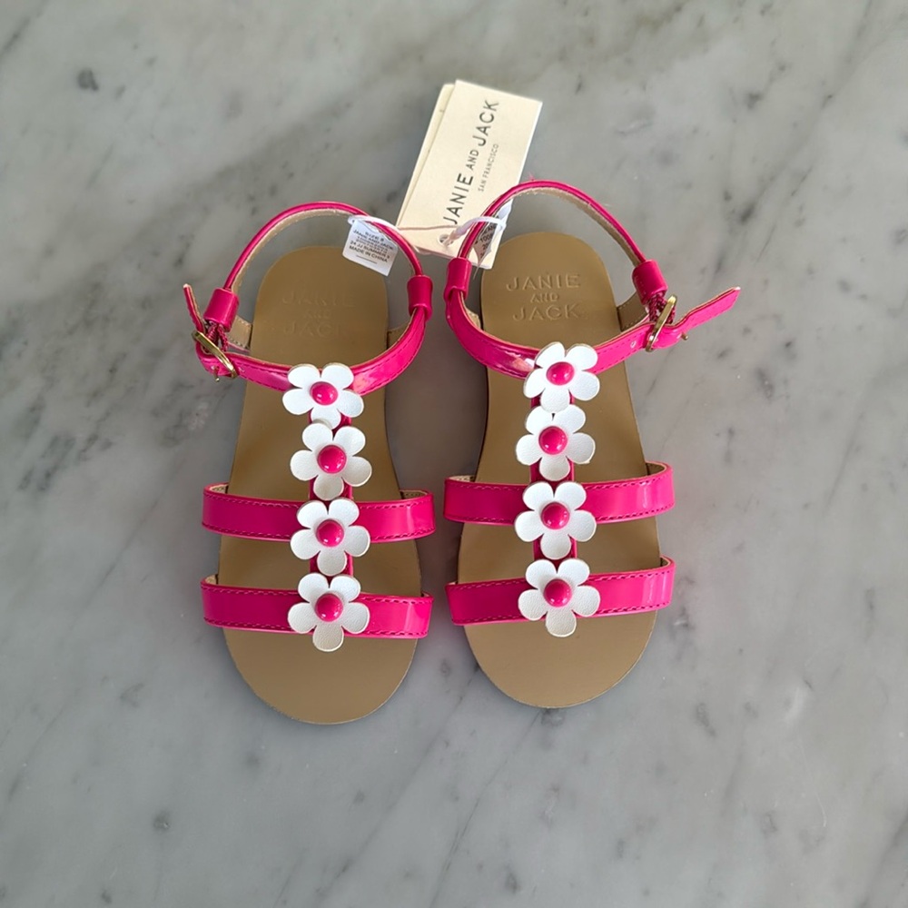NWT toddler size 8 sandals